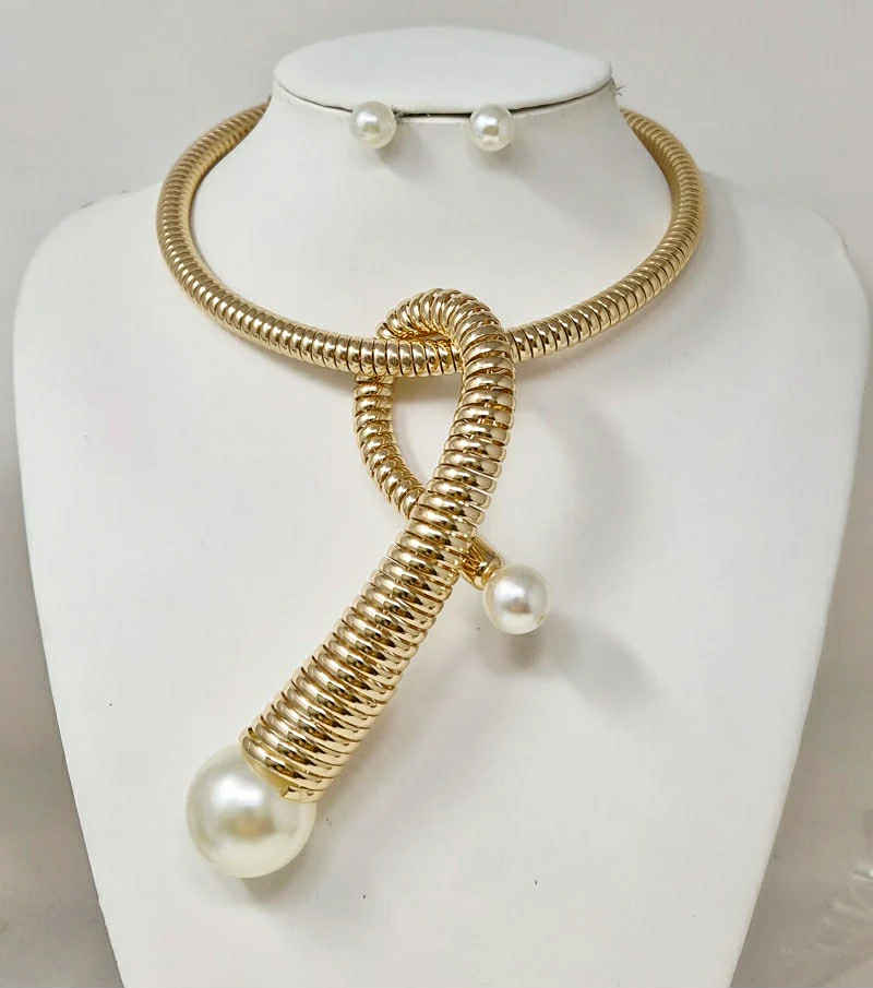 Swirl Pearl Statement Necklace