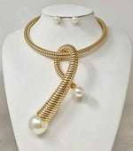 Load image into Gallery viewer, Swirl Pearl Statement Necklace
