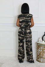 Load image into Gallery viewer, SLEEVELESS CROP VEST &amp; PANTS SET
