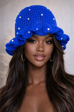 Load image into Gallery viewer, PEARL DETAIL CROCHET HAT
