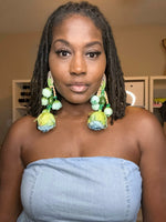 Load image into Gallery viewer, Flower Power Earring
