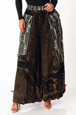 Load image into Gallery viewer, TAPESTRY POCKET WASHED DENIM PANTS

